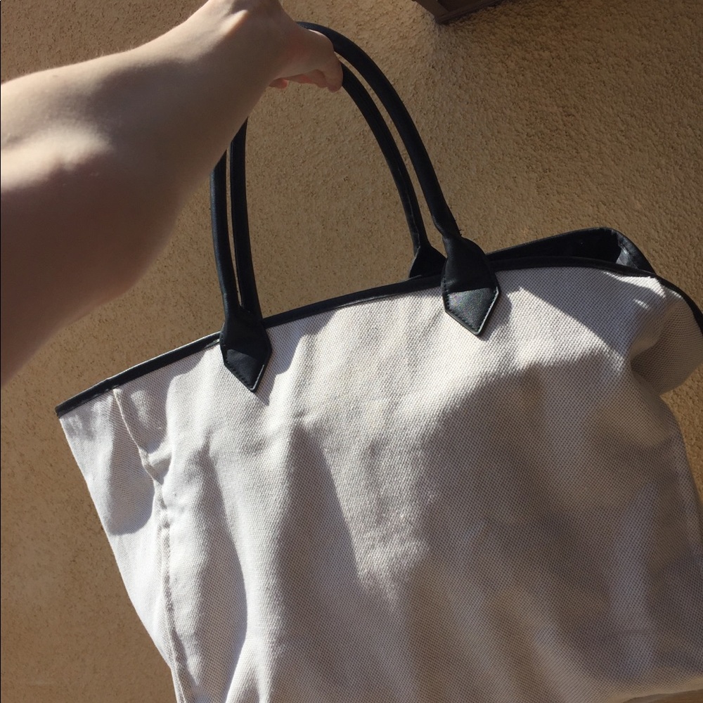 Tote - Picture 2 of 3